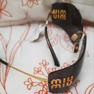 Stylish Black and Gold Sunglasses
